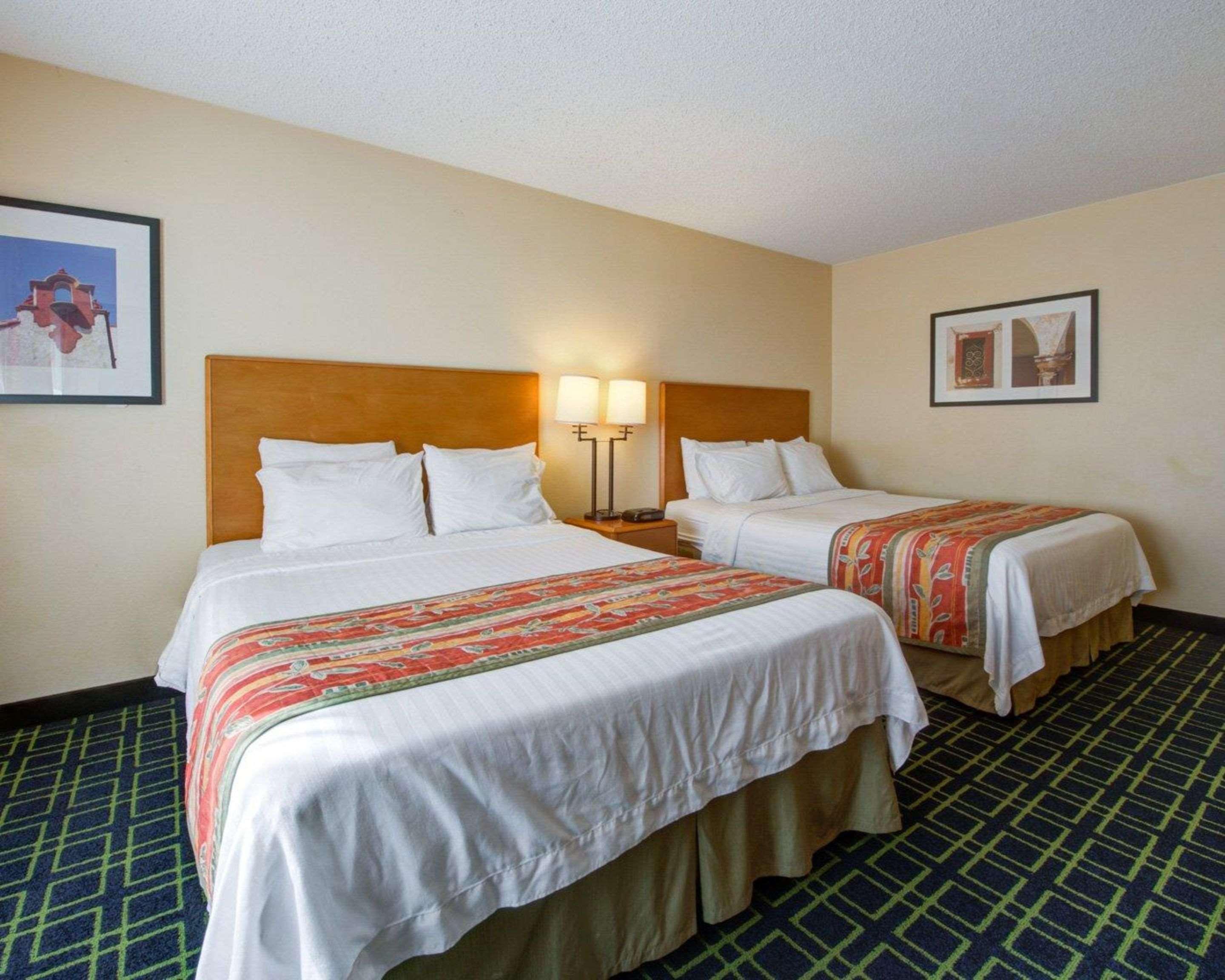 Quality Inn Placentia Anaheim Fullerton מראה חיצוני תמונה