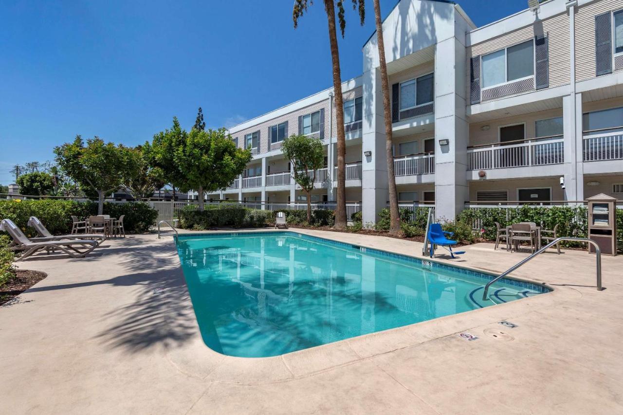 Quality Inn Placentia Anaheim Fullerton מראה חיצוני תמונה